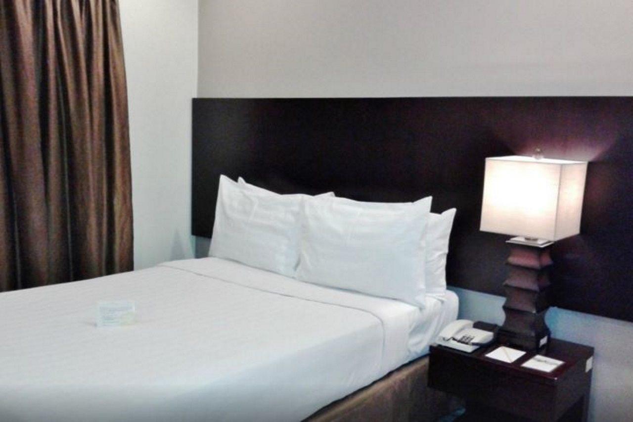 Alpa City Suites Hotel Себу Экстерьер фото