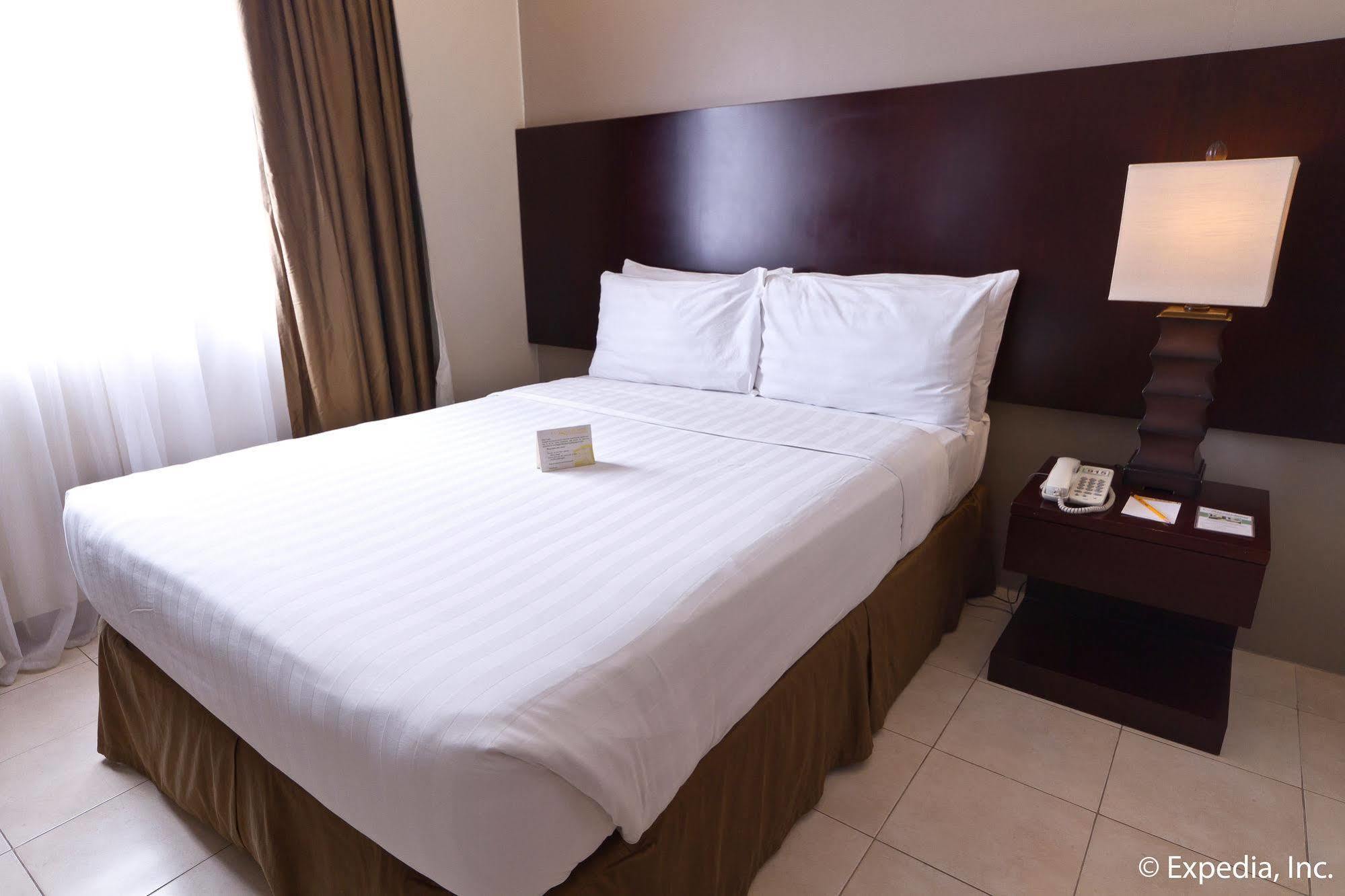 Alpa City Suites Hotel Себу Экстерьер фото